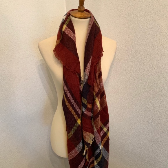 Burgundy Plaid Scarf Wrap Triangular Black Blanket - Picture 2 of 4